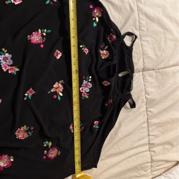 Women’s top - Picture 5 of 5